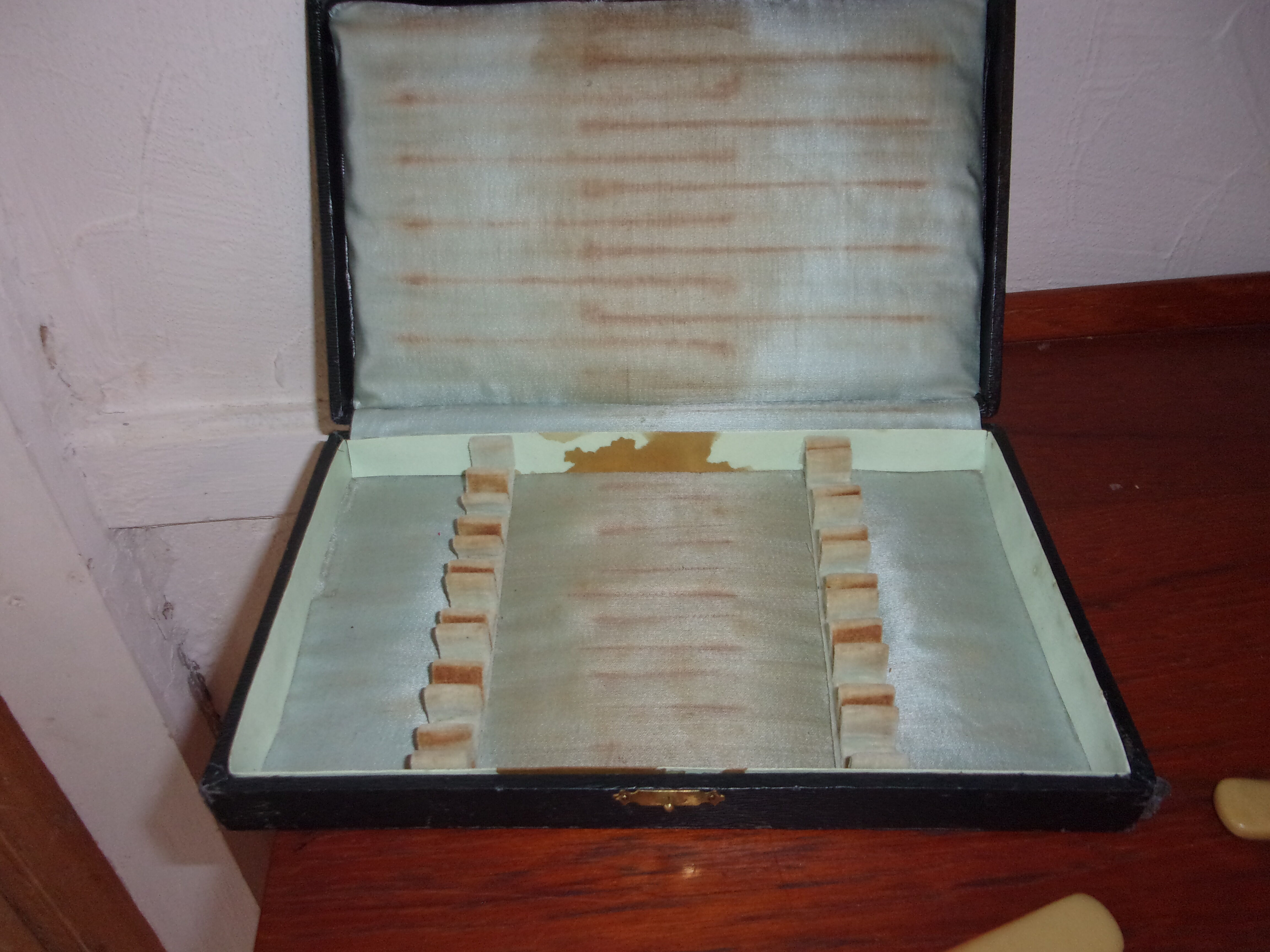 Box 12 knives Pradel, 1950s