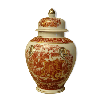 Covered porcelain pot with floral and landscape decoration