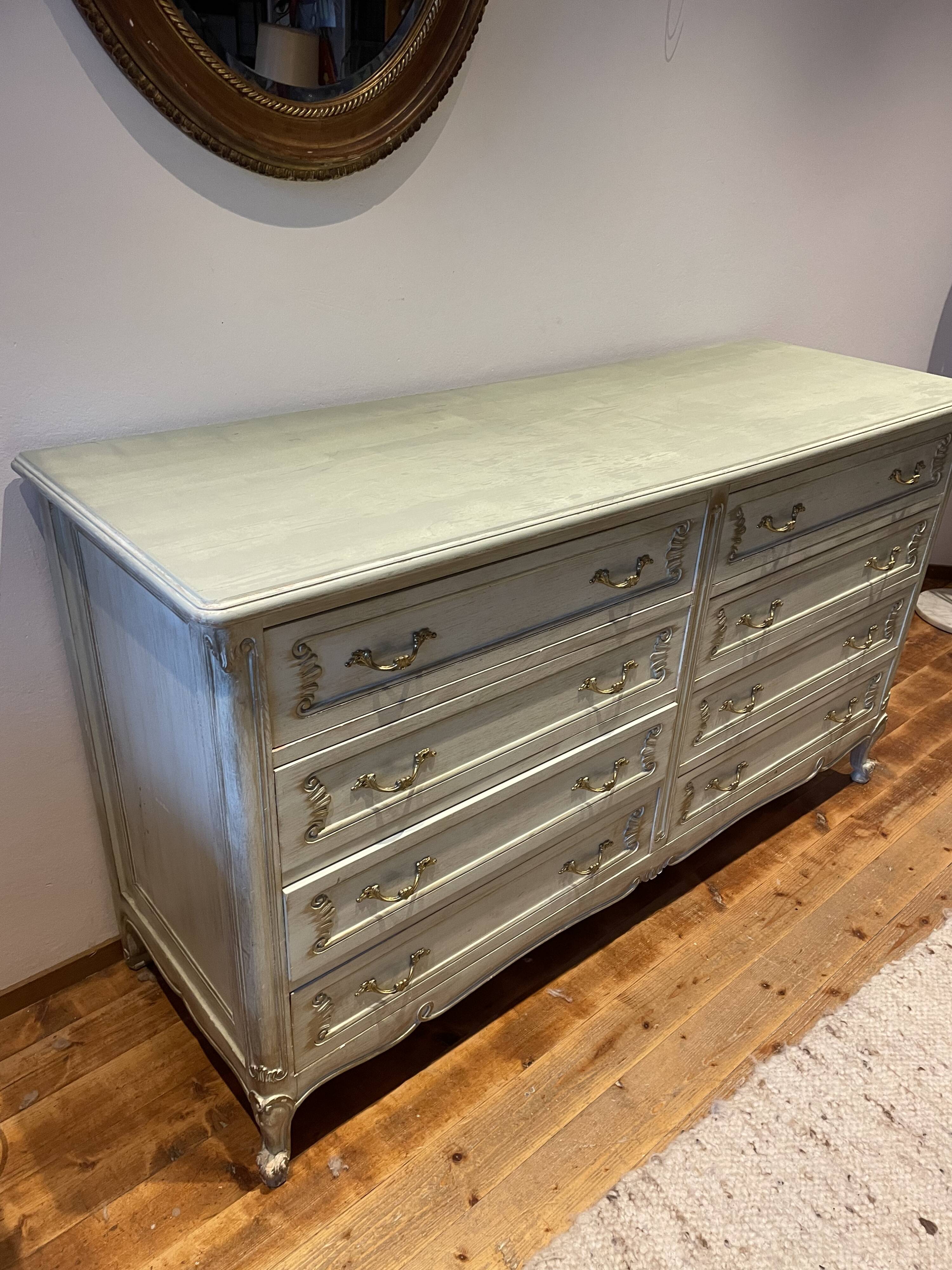 Shabby chic dresser