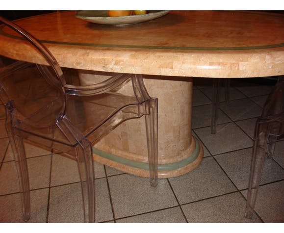 Ovoid table in pink and green travertine, circa 1975