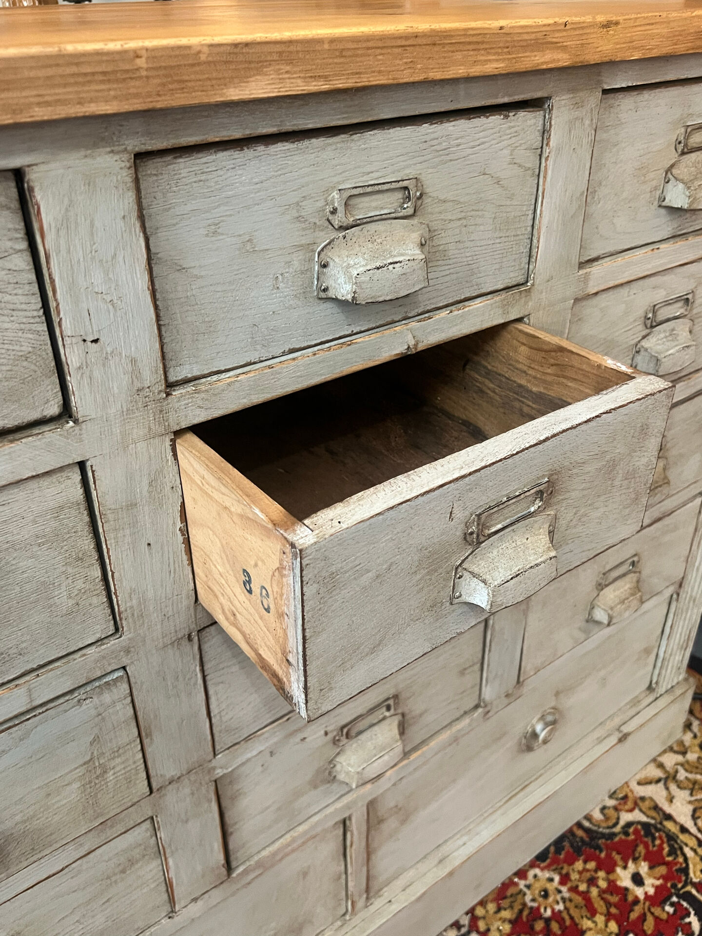 Meuble de métier à tiroirs