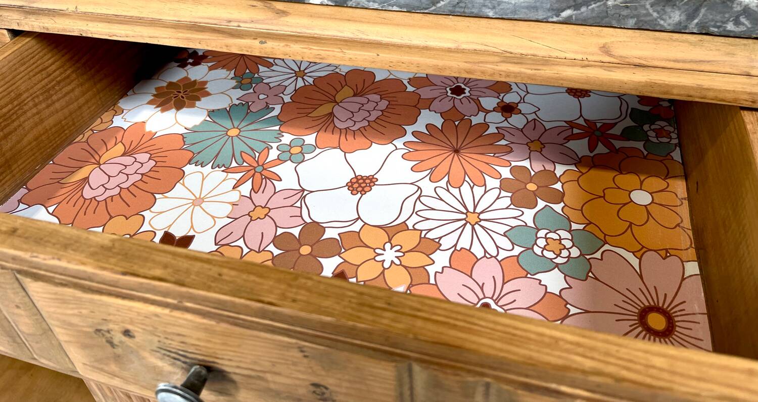 Antique low cabinet in wood and marble