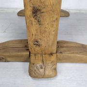 Table extérieur brutaliste