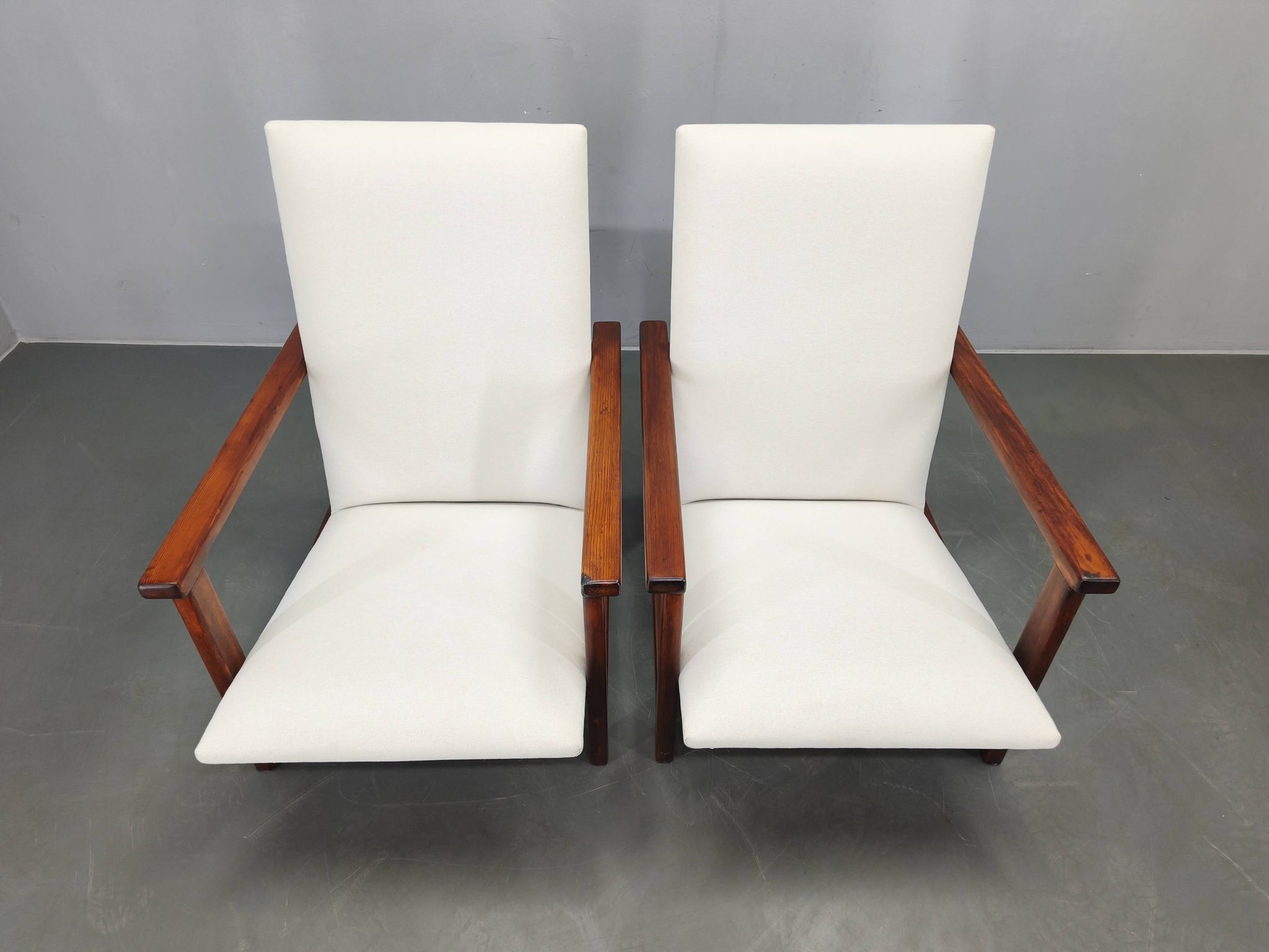Paire de chaises de salon en pin du milieu du siècle, Tchécoslovaquie années 1970