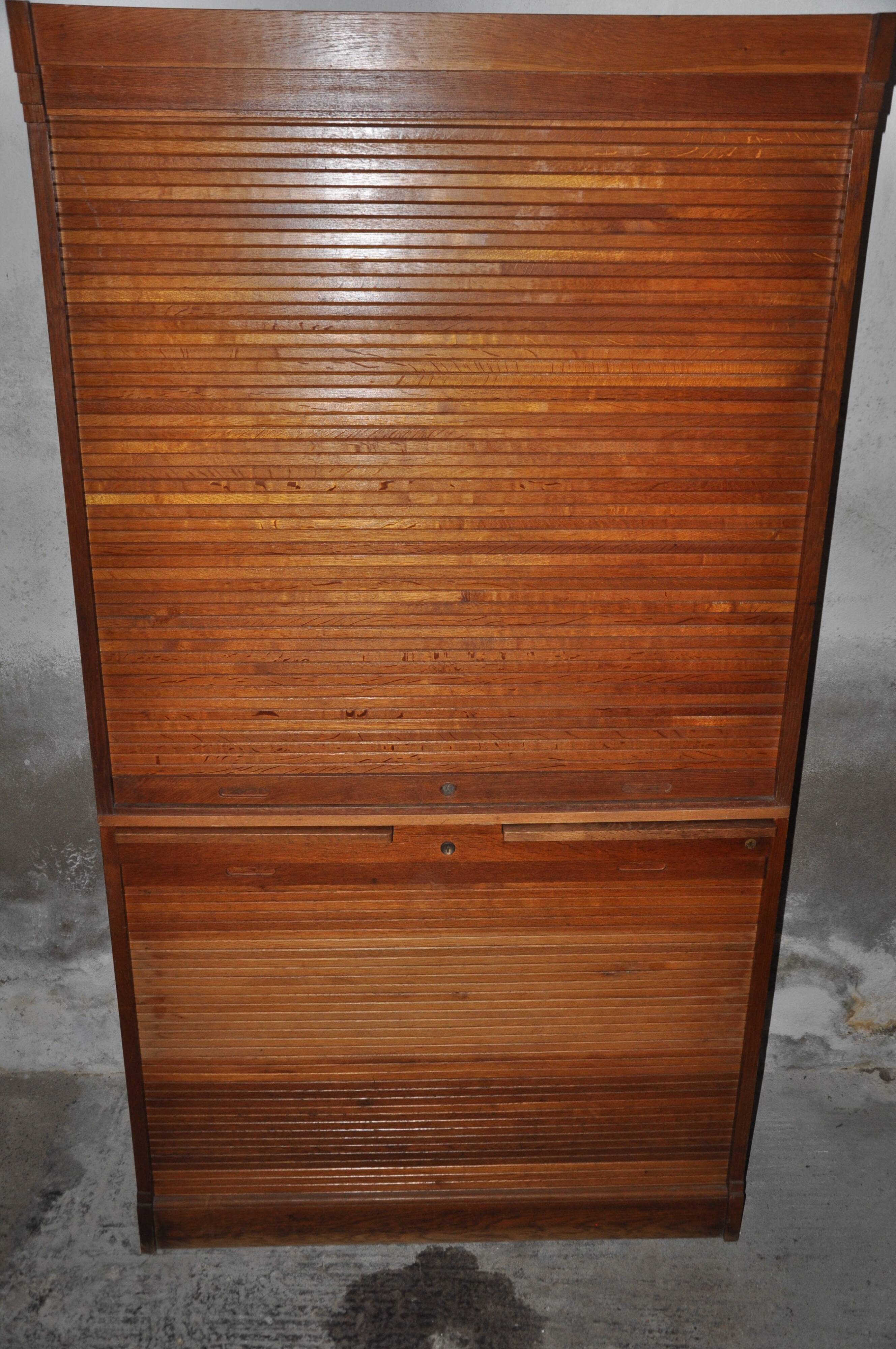 Large curtain cabinet, 2 sections.