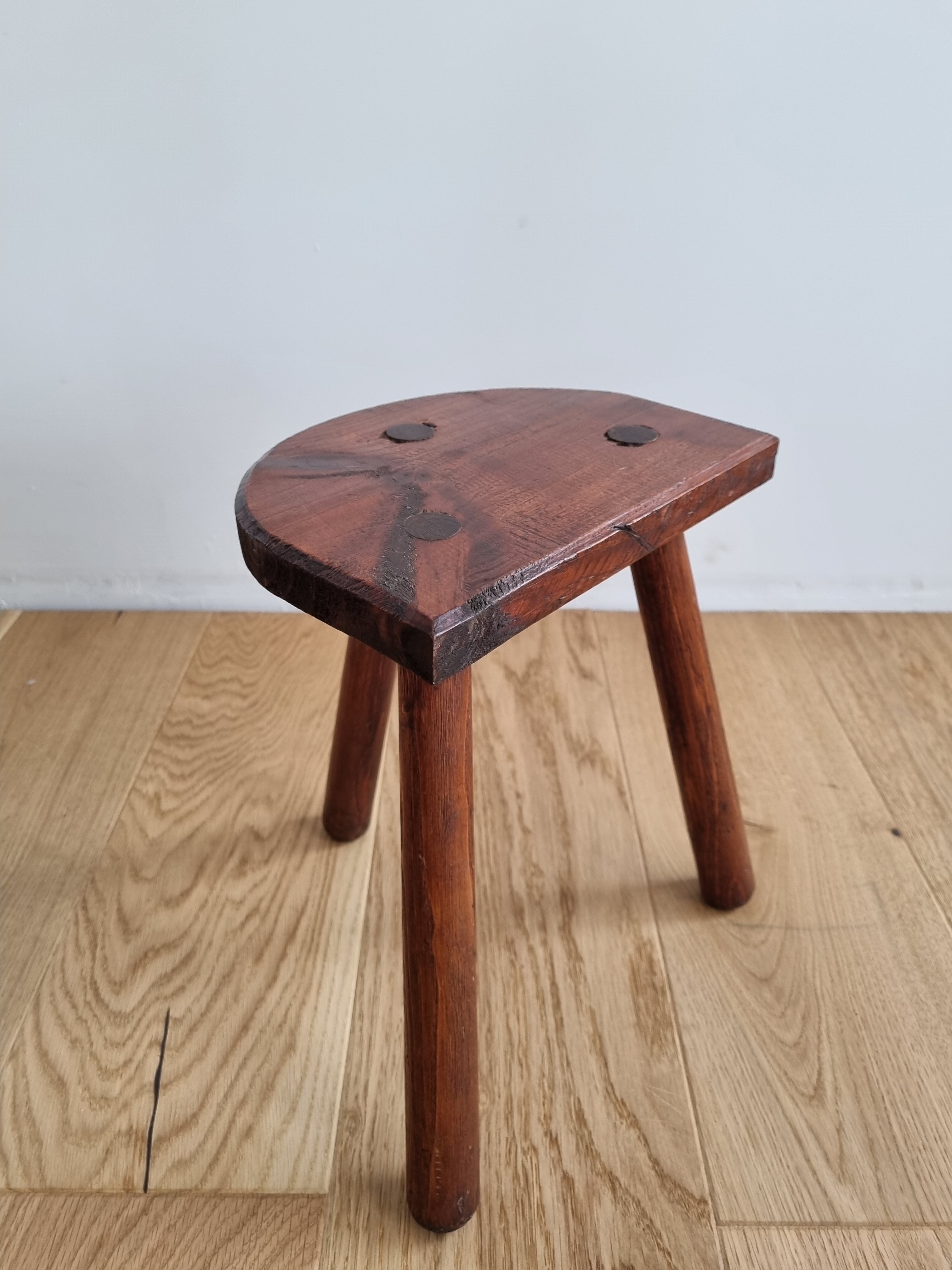 Shepherd tripod stool