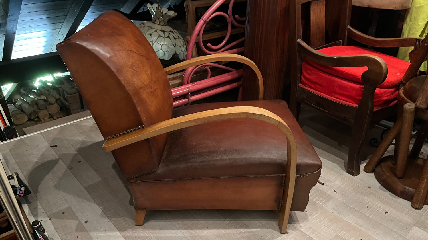 Fauteuil  club en cuir art deco