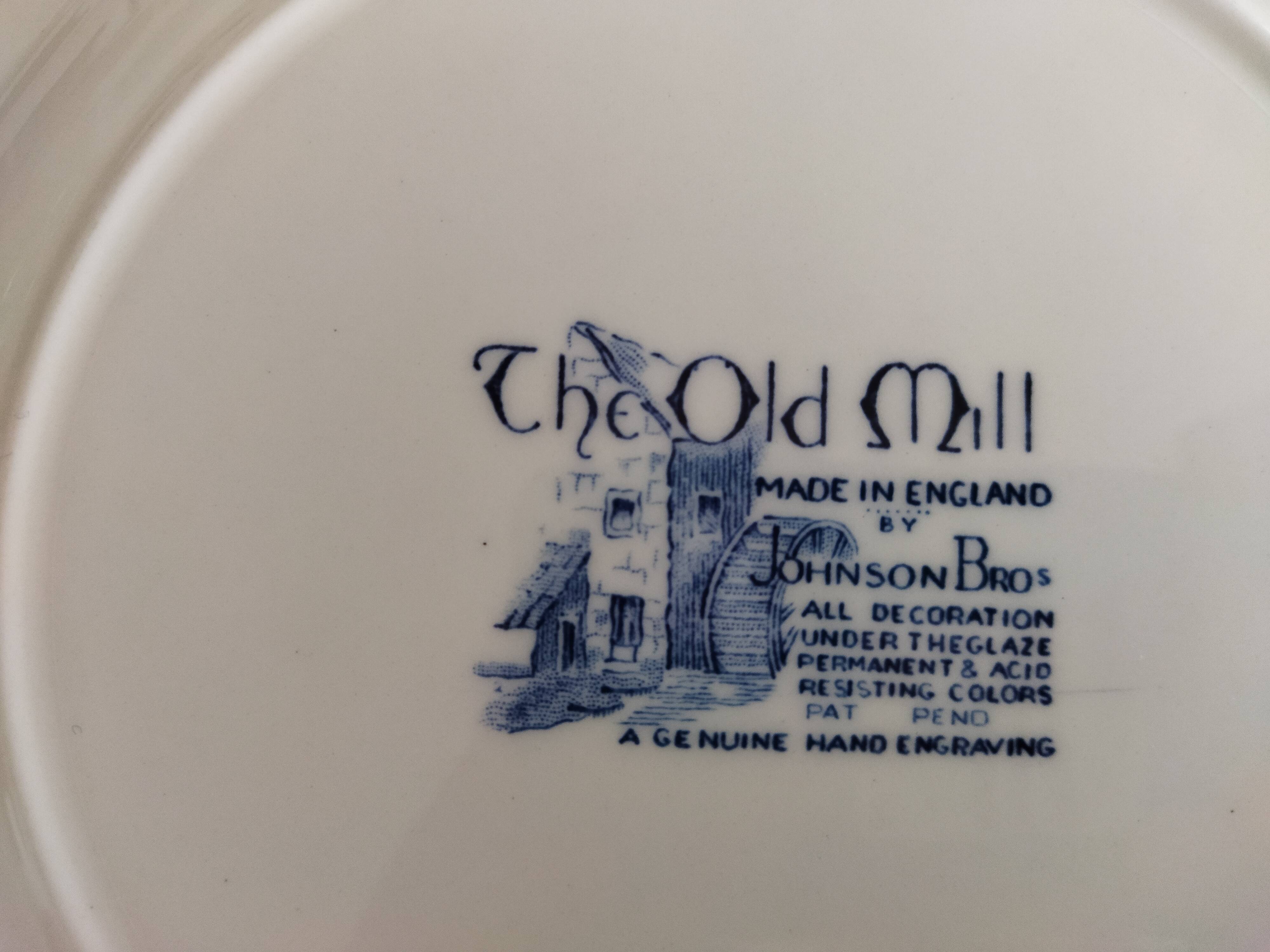8 blue & white plates