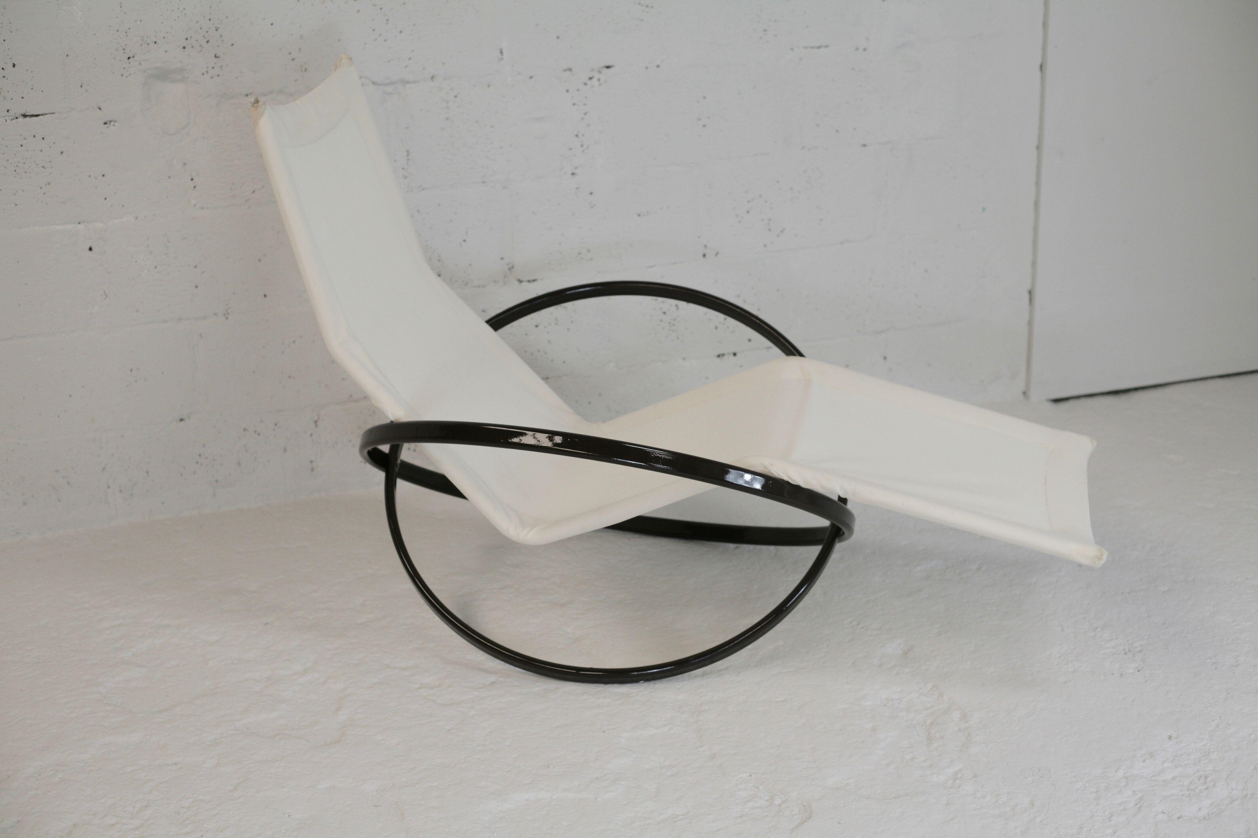 Roger Lecal rocking long chair, Jetstar model, brown lask and canvas, France, 1975