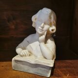 Bust child reading