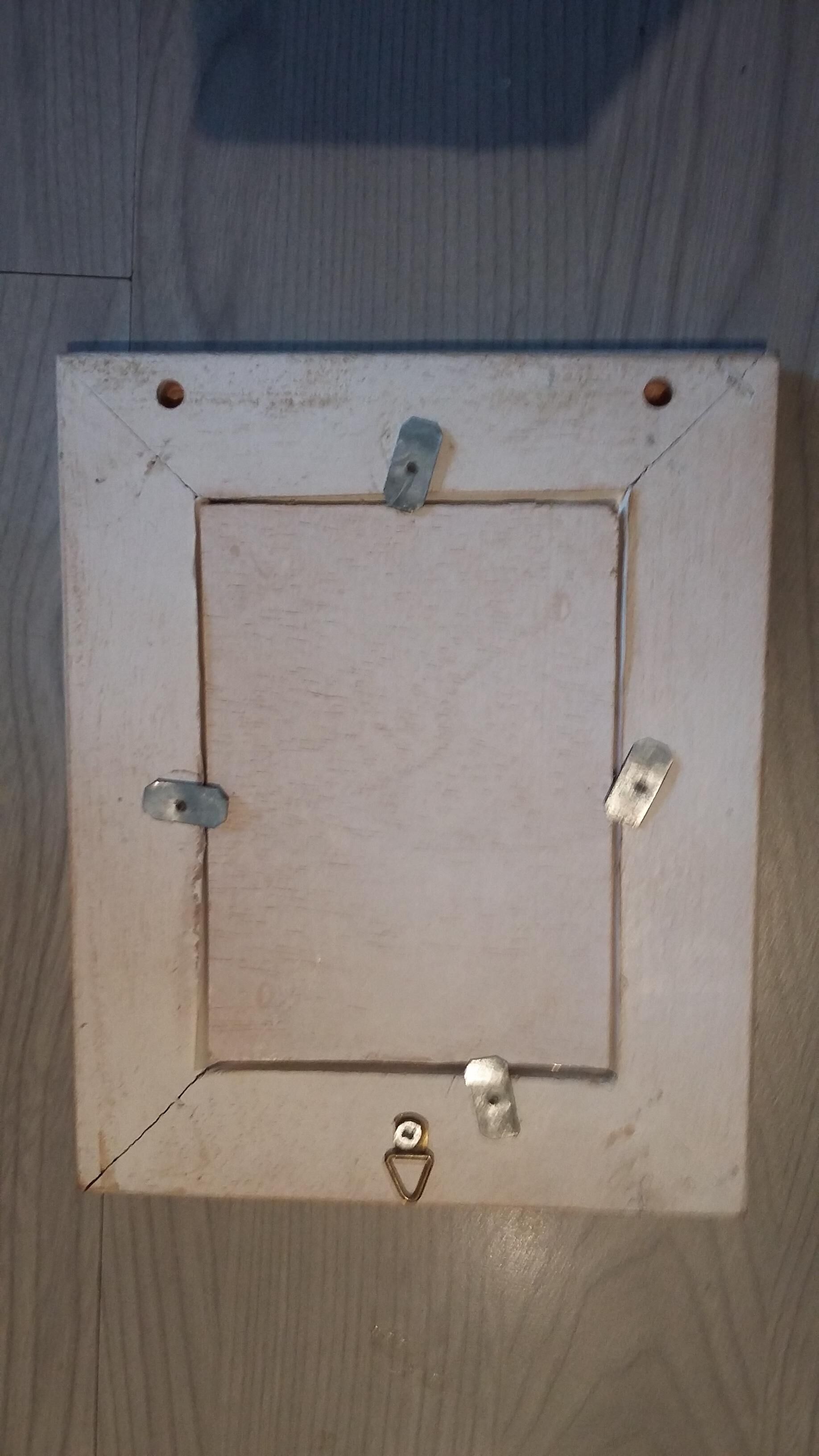 Cadre en bois avec 4 angles en métal
