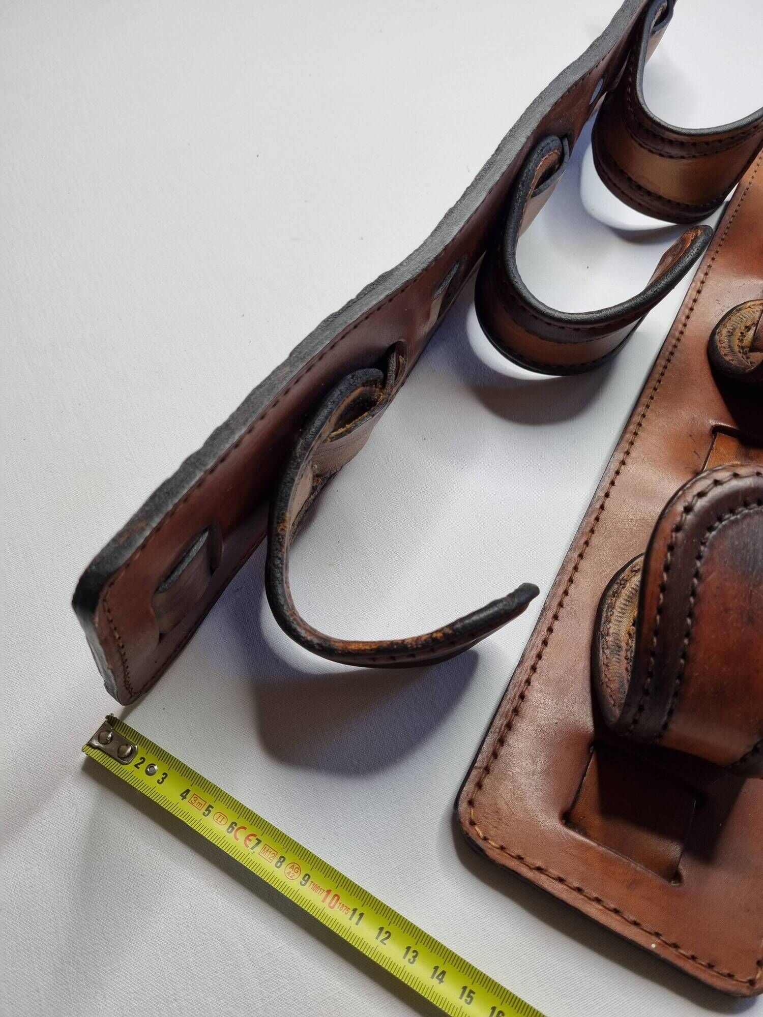 Pair of game bags in saddle leather and brass, old, 3 hooks, 57 cm