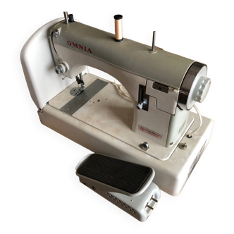 Omnia sewing machine