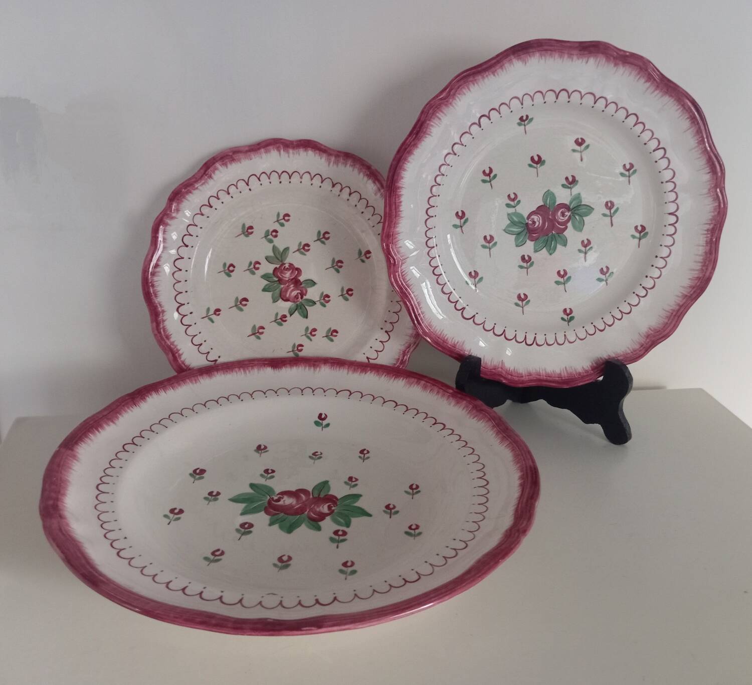 Trio of Longchamp plates/dishes 1930/40, country flowers