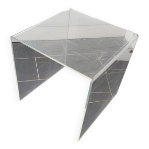 bout de canapé en plexiglas