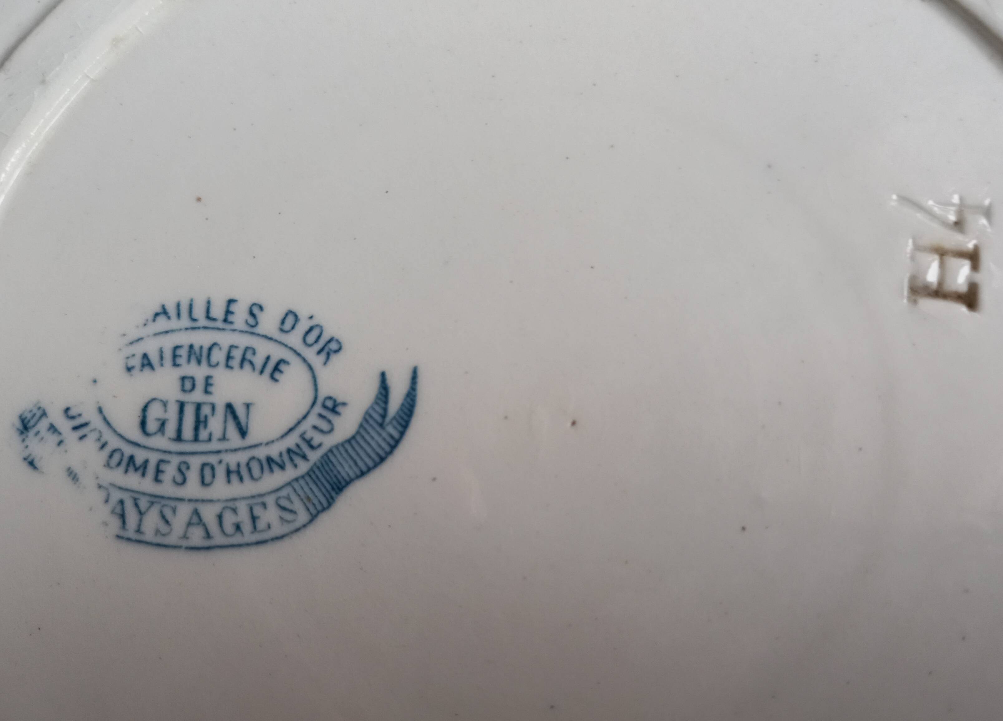 2 antique Gien earthenware plates, "Landscapes" decoration