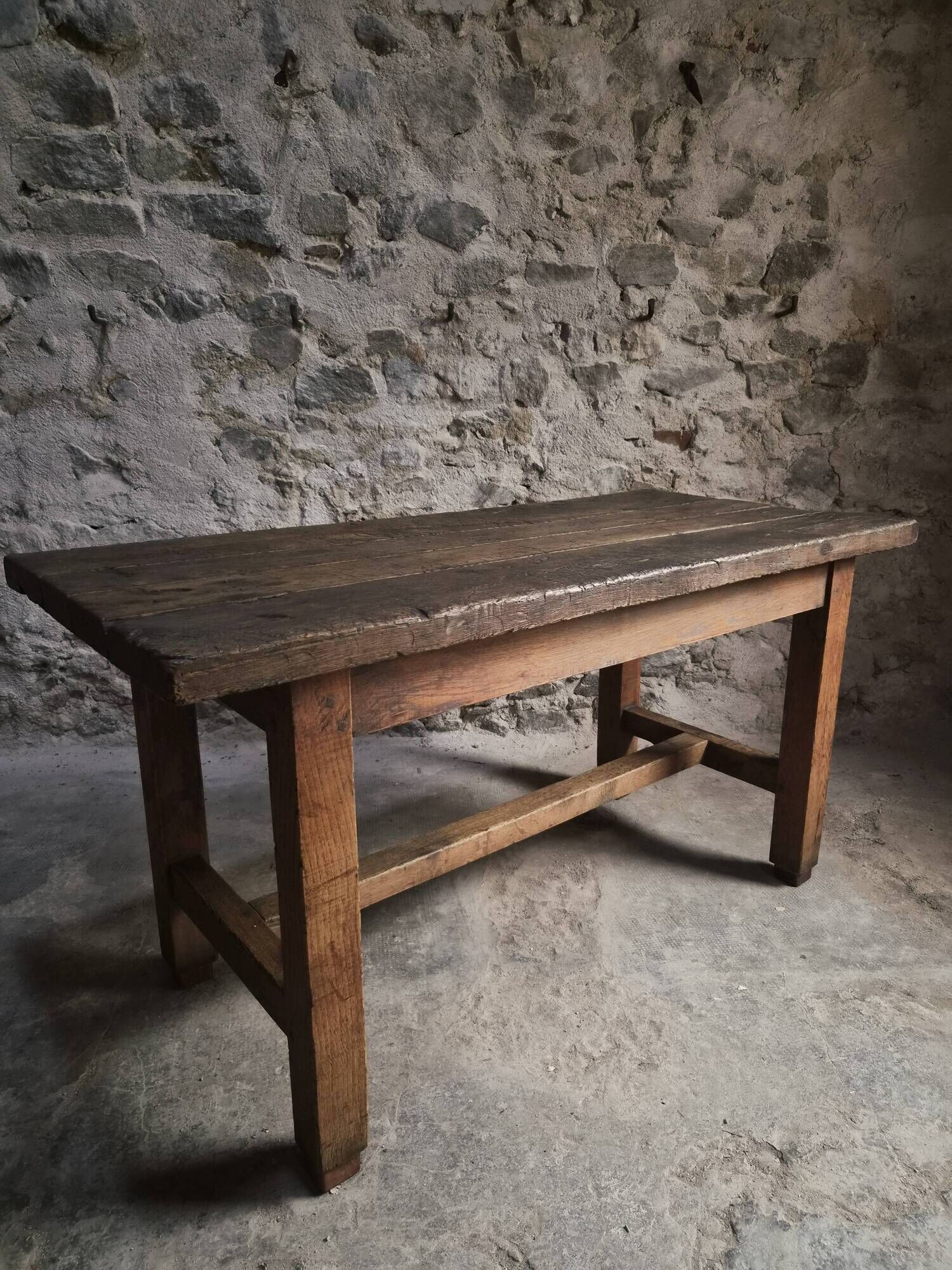 Dining table / antique work table in oak from France, 1750–1850