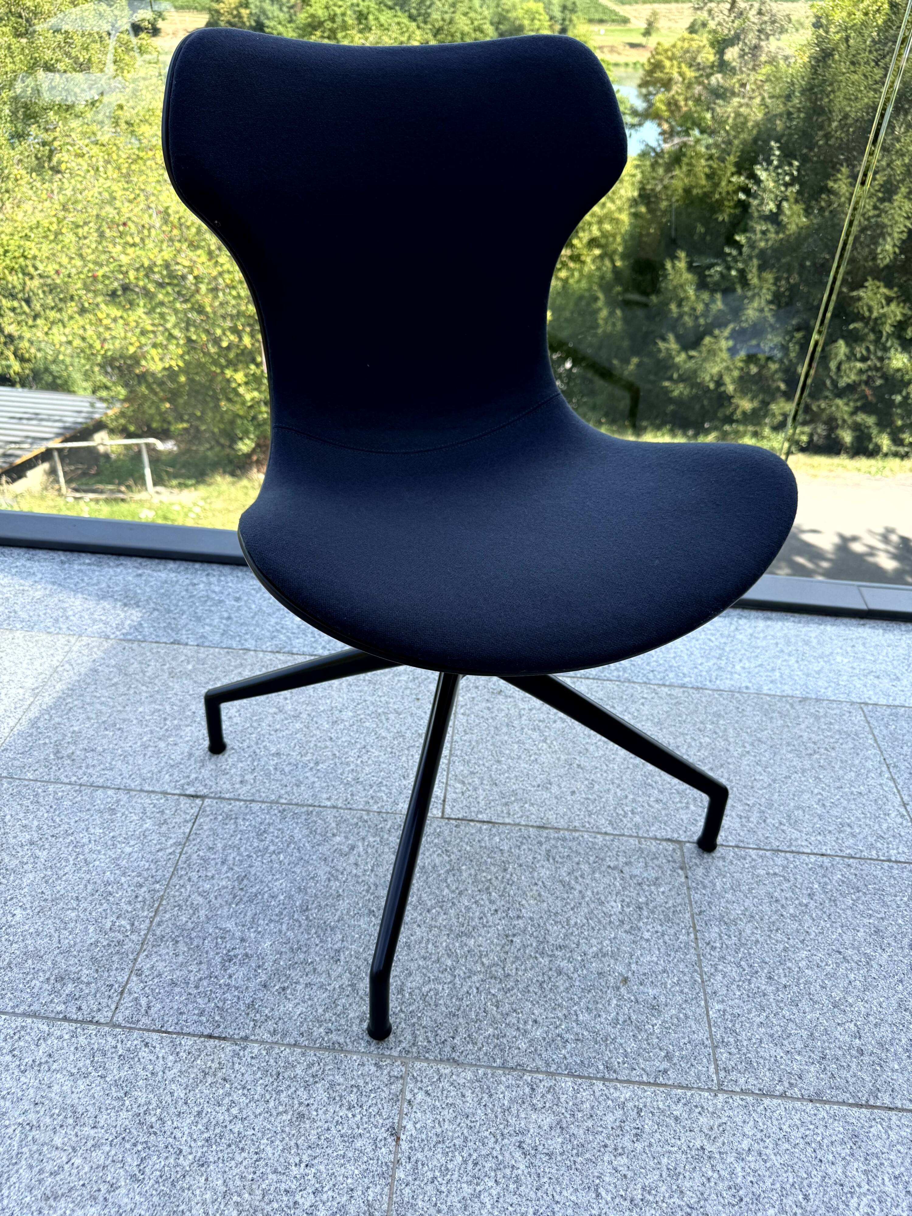 Papilio Shell designer chair – Naoto Fukasawa – B&B Italia