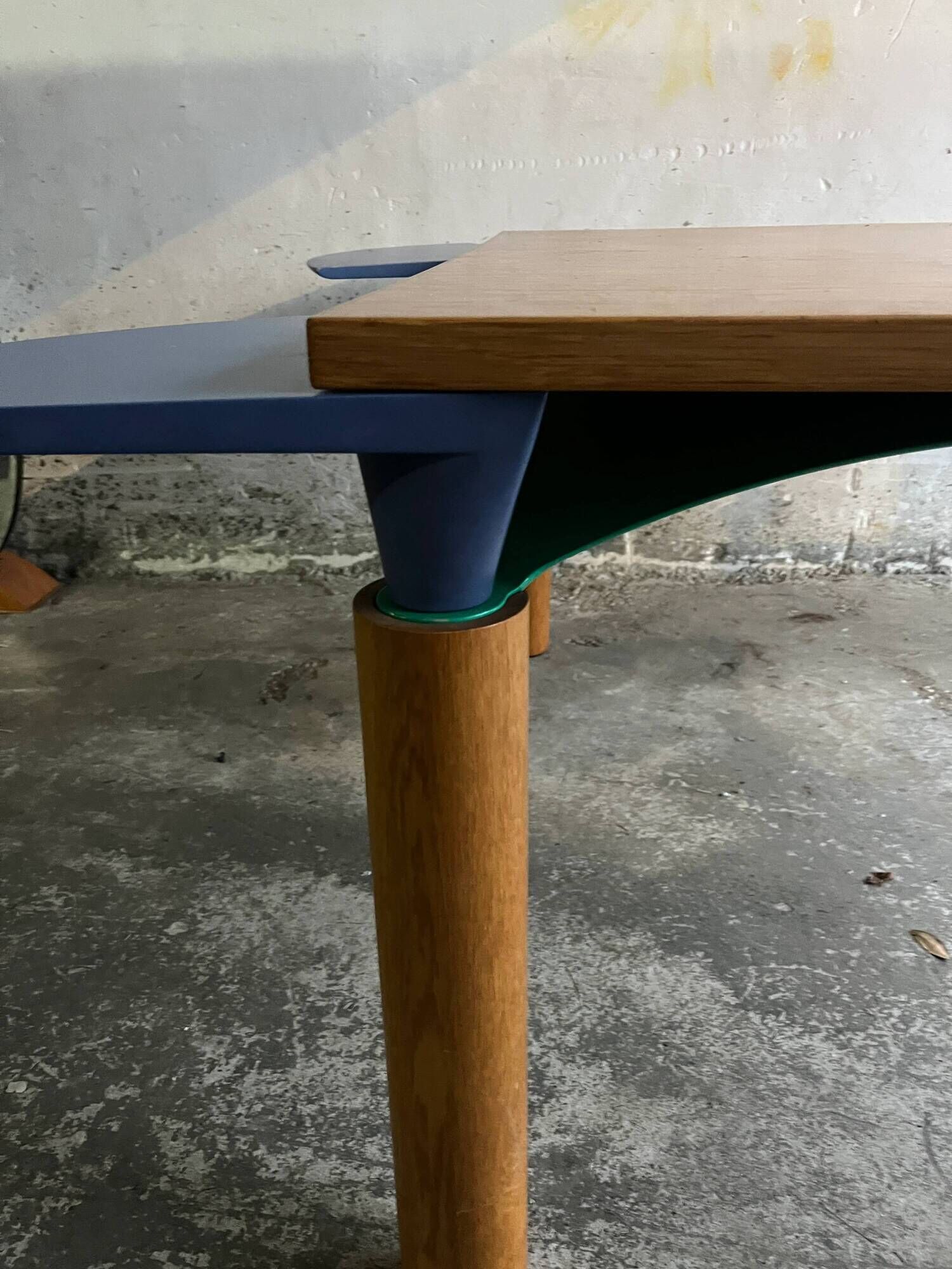 Square convertible table by Francesco Binfaré for Cassina, 1980s.
