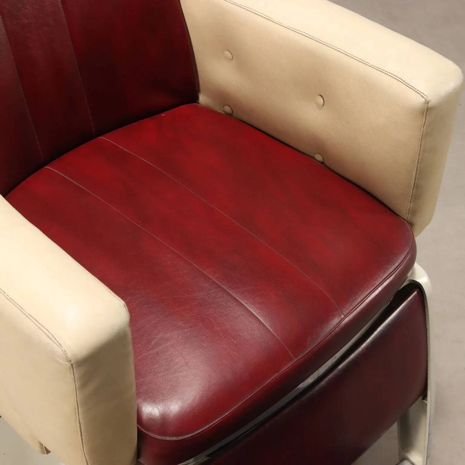 Fauteuil de barbier vintage en métal émaillé et similicuir design années 1960