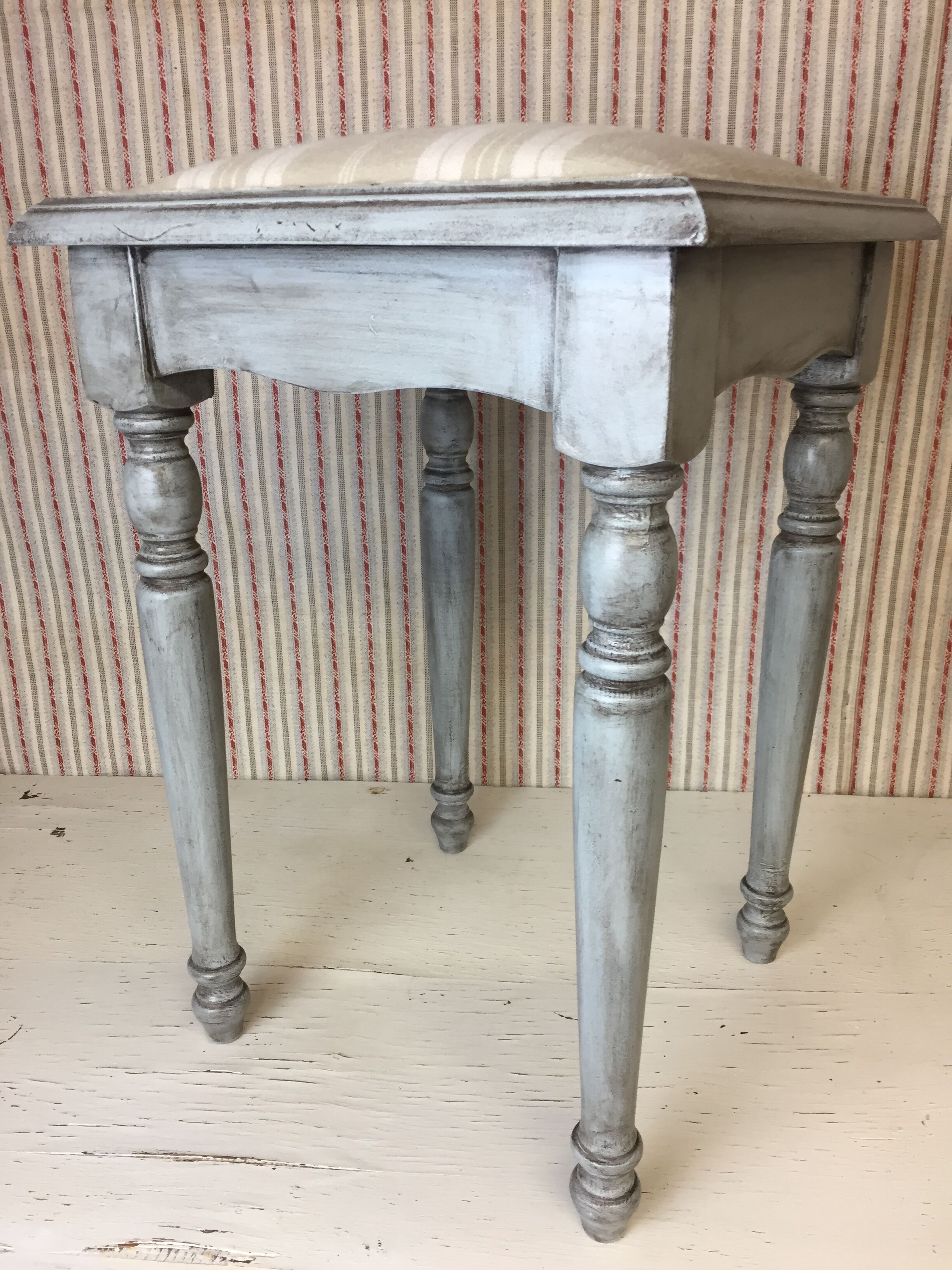 Tabouret bois et toile à matelas