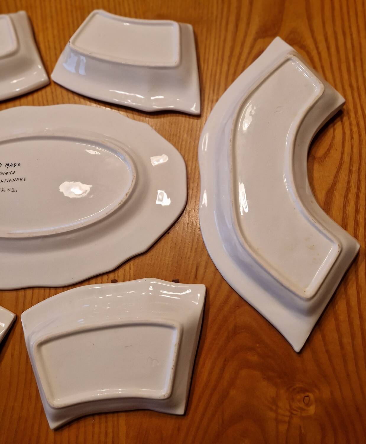 Large 7-piece display dish in Greek earthenware