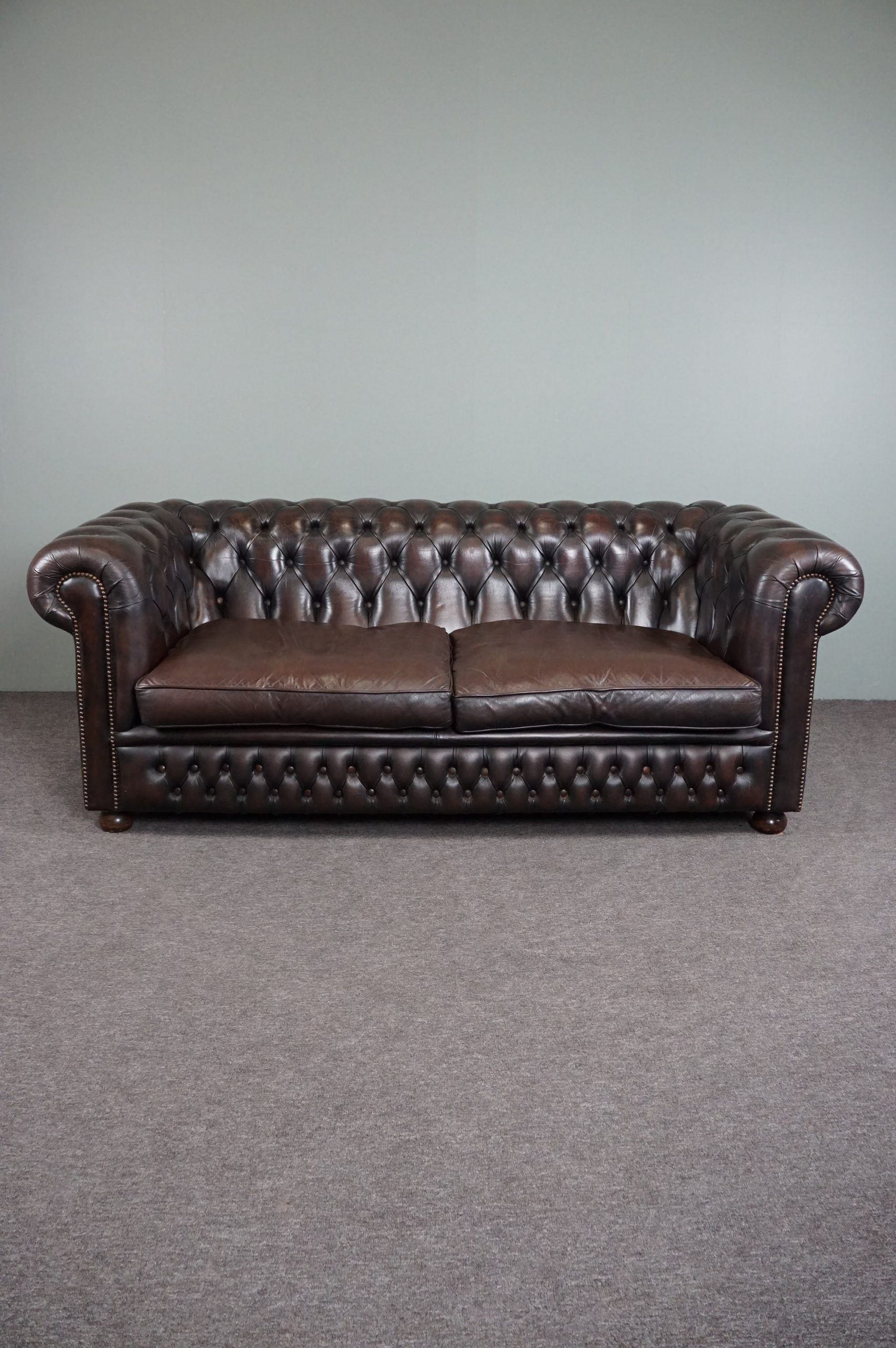 Handmade English cowhide leather Chesterfield sofa