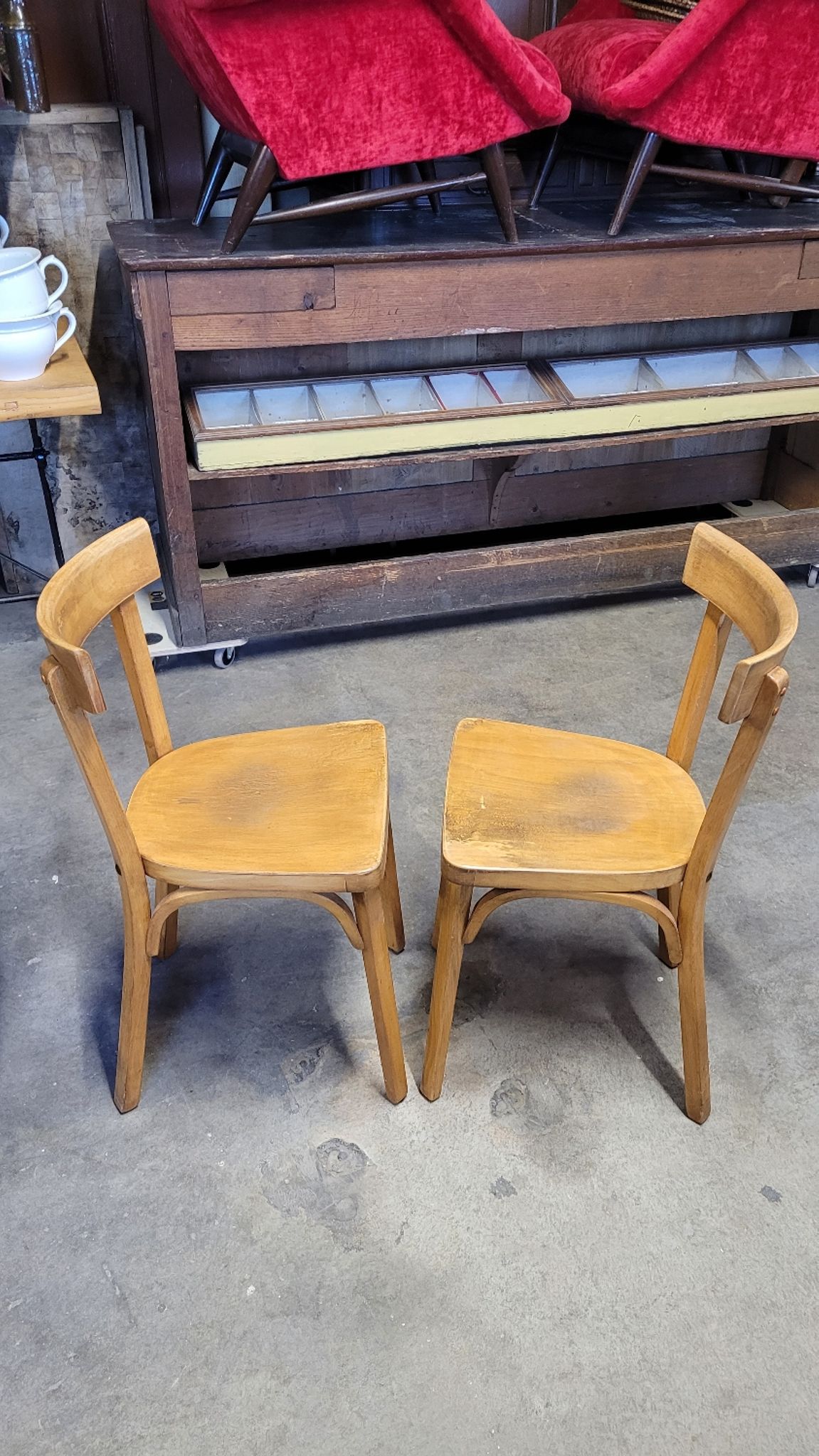 Paire de chaises de bistrot signé Baumann 1950