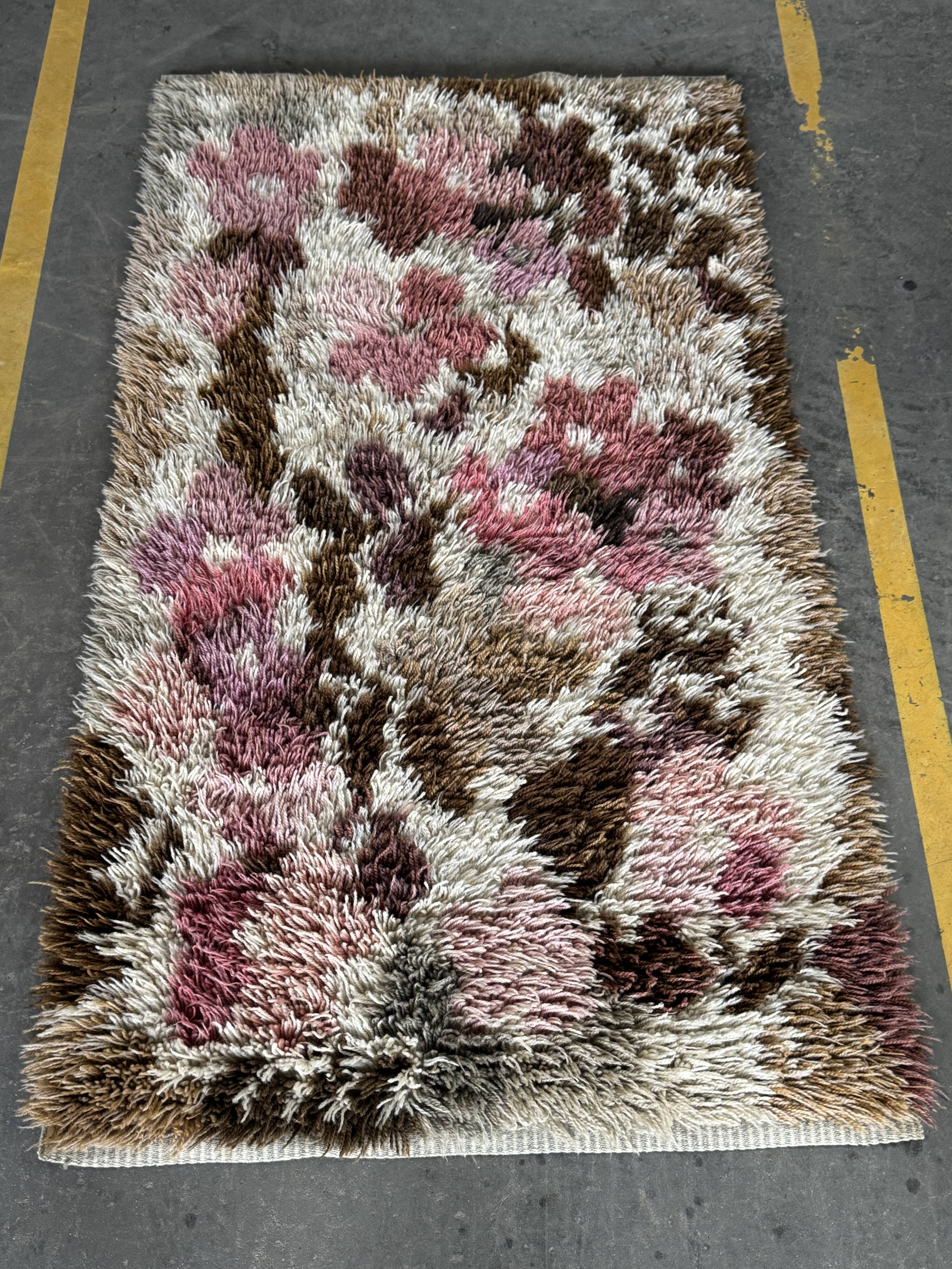 Svens Hemslojd Swedish Rya Rug