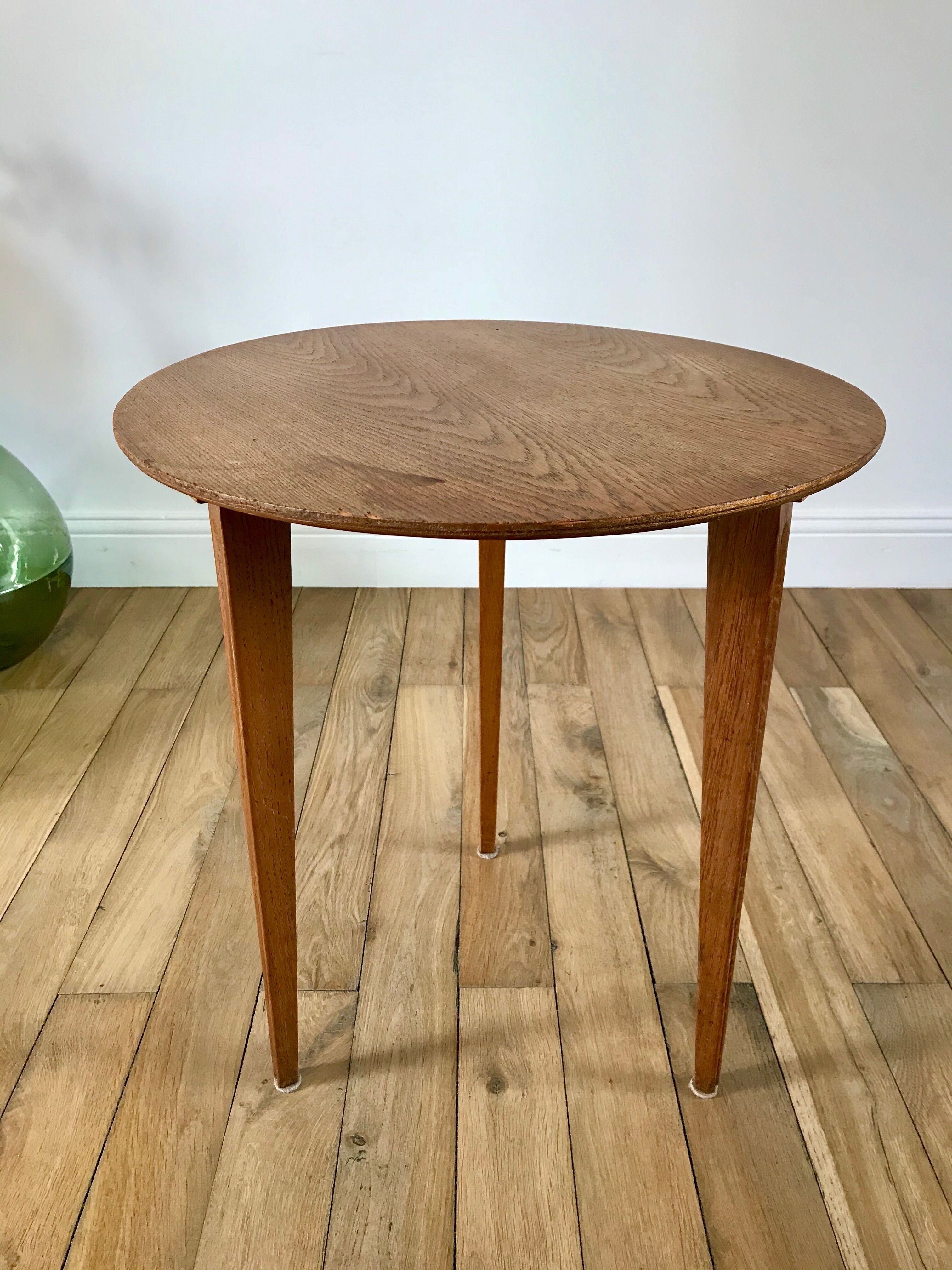 Tripod wood veneer side table 50-60s