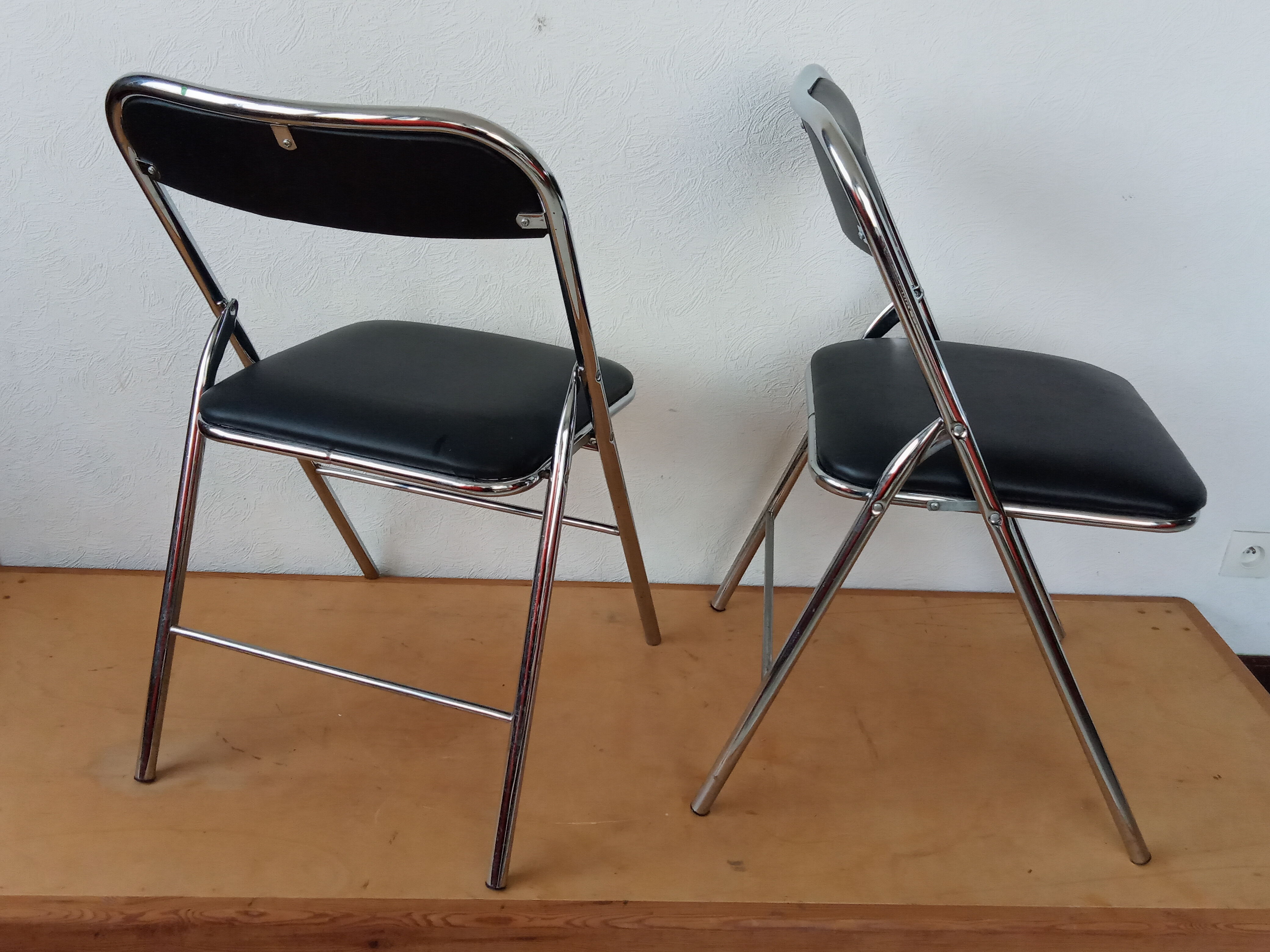 Pair of folding chairs 80s