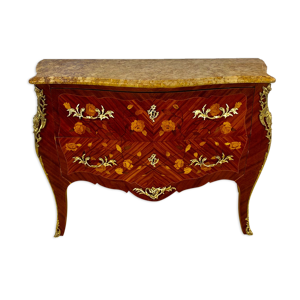 Commode en marqueterie de bois