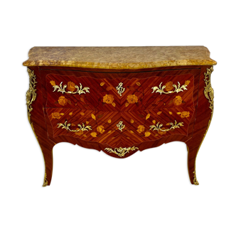 Commode en marqueterie de bois précieux, bois de rose, style Louis XV