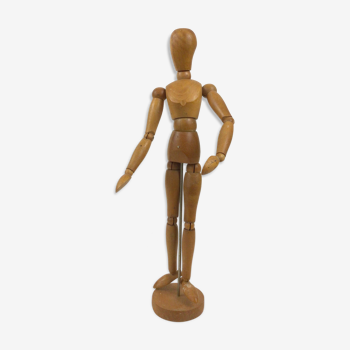 Articulated wooden mannequin