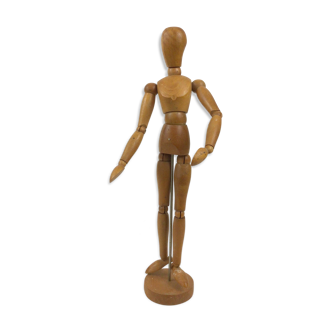 Articulated wooden mannequin