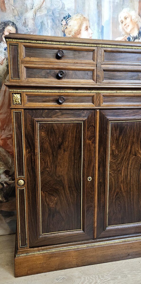 Sideboard in rosewood in the Charles X style, of fine cabinetmaking quality.