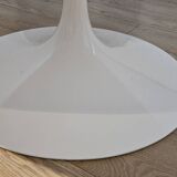 Knoll Saarinen Tulip table 137