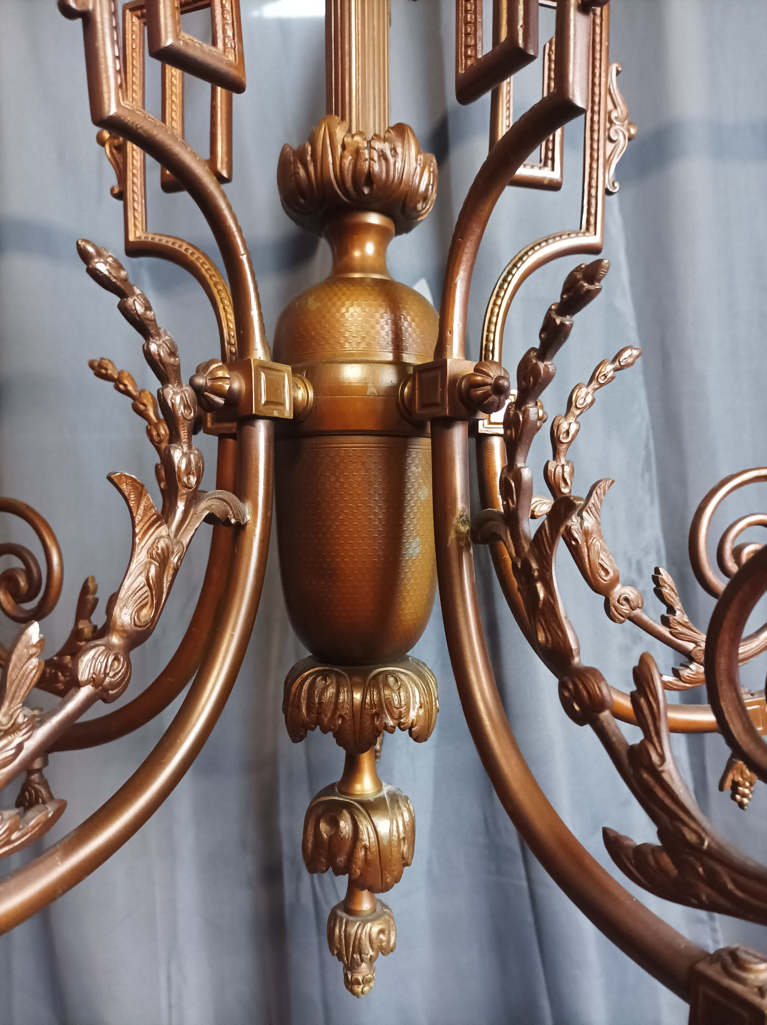 Louis XVI chandelier in bronze and brass