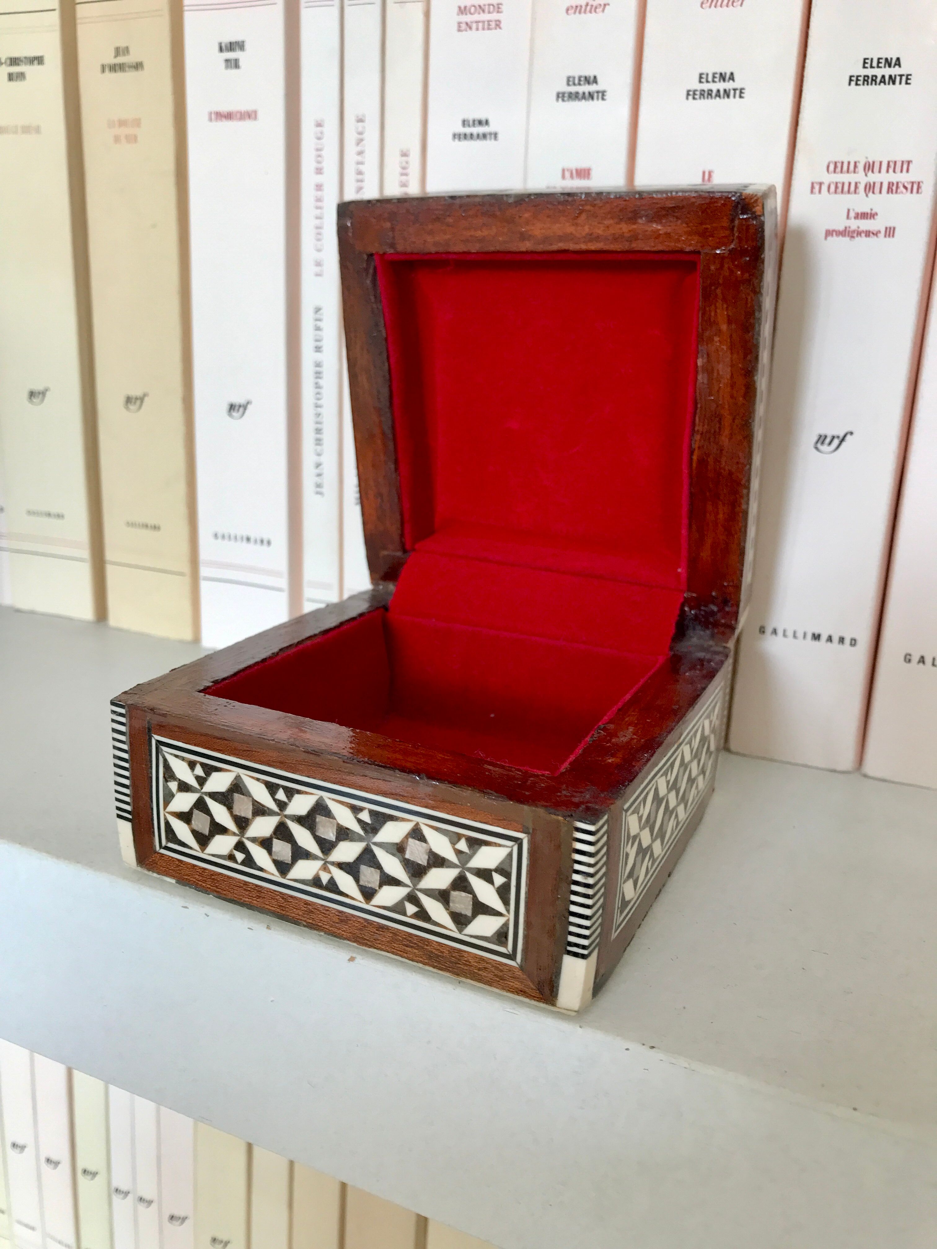 Oriental mother-of-pearl and wood box