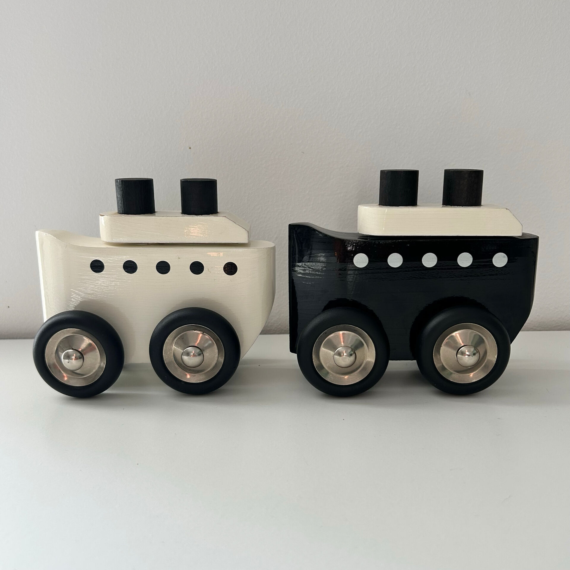 Paire de paquebots à roulettes
