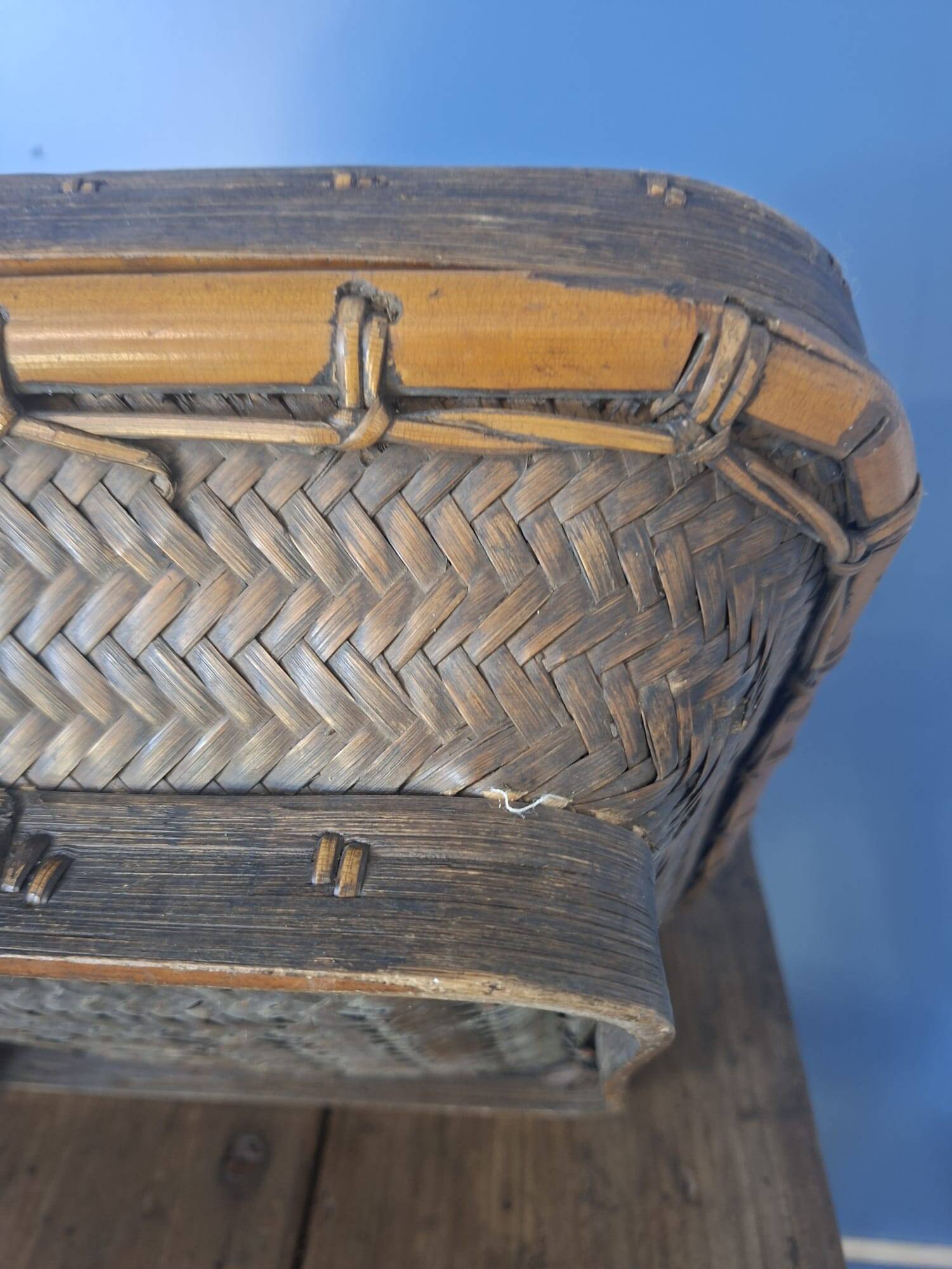 Antique Chinese woven bamboo basket with lid — 19th/20th century