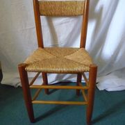 Deux chaises design brutalist