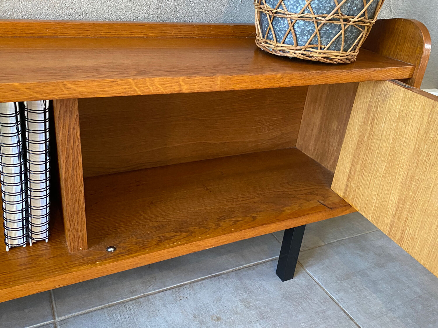 Vintage sideboard (shallow)