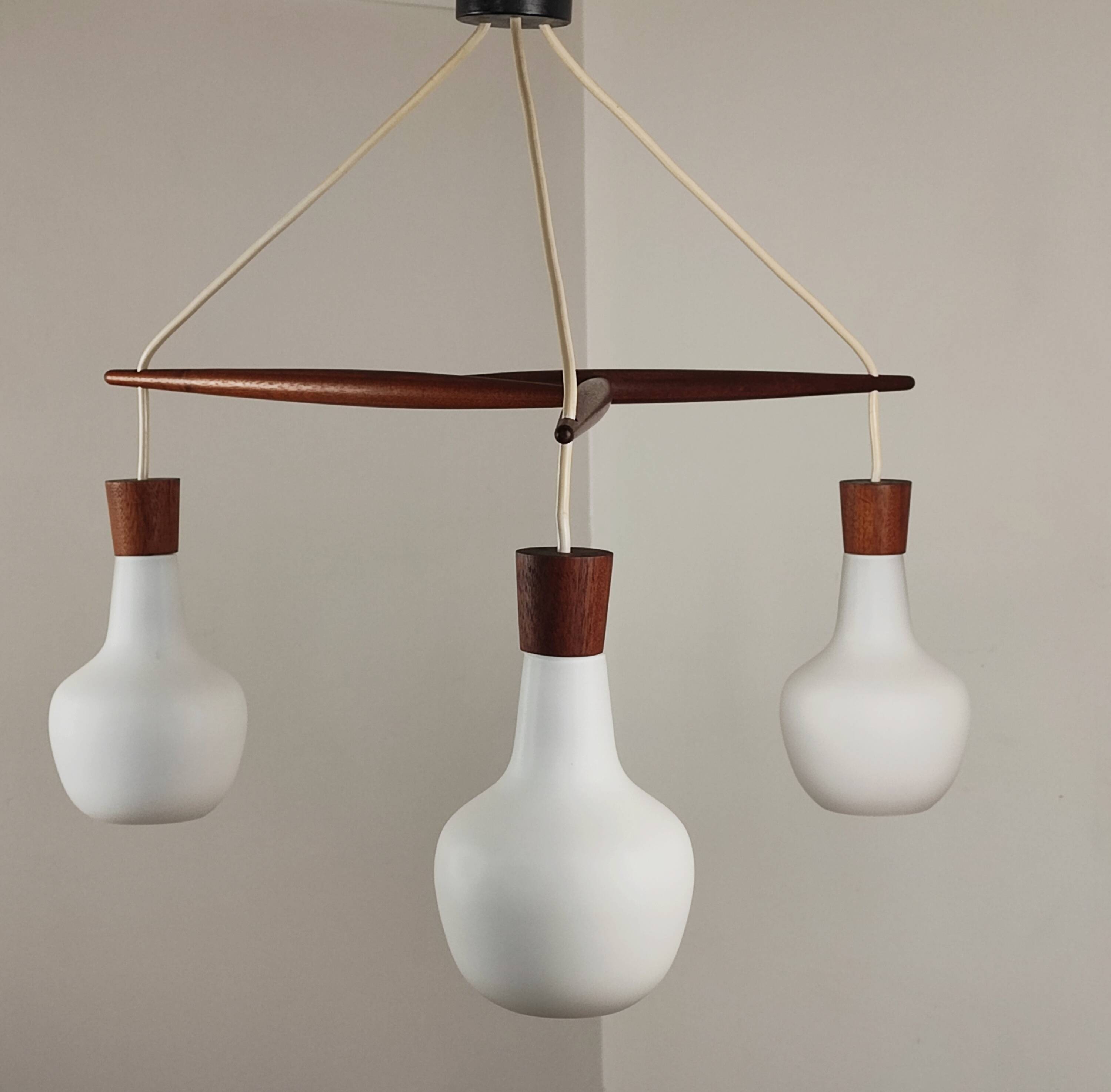 Suspension teck et opaline Rispal