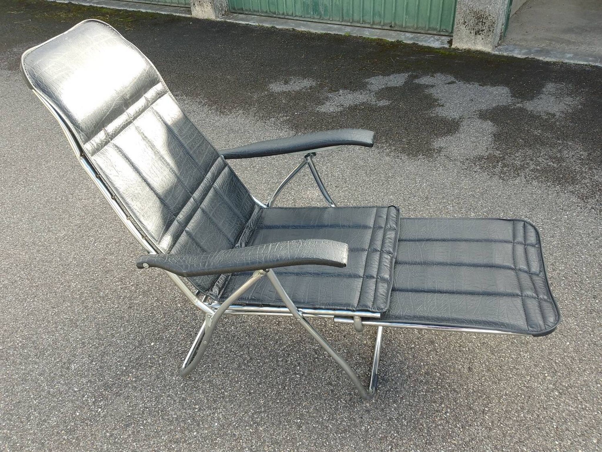Vintage maule marga airstream reclining folding chair footrest design 1970
