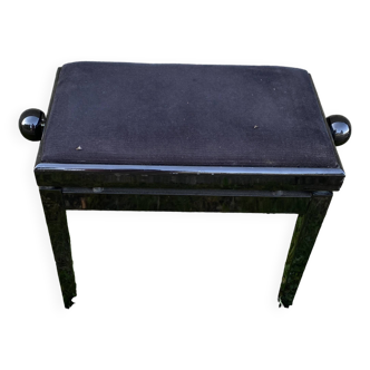 Piano bench