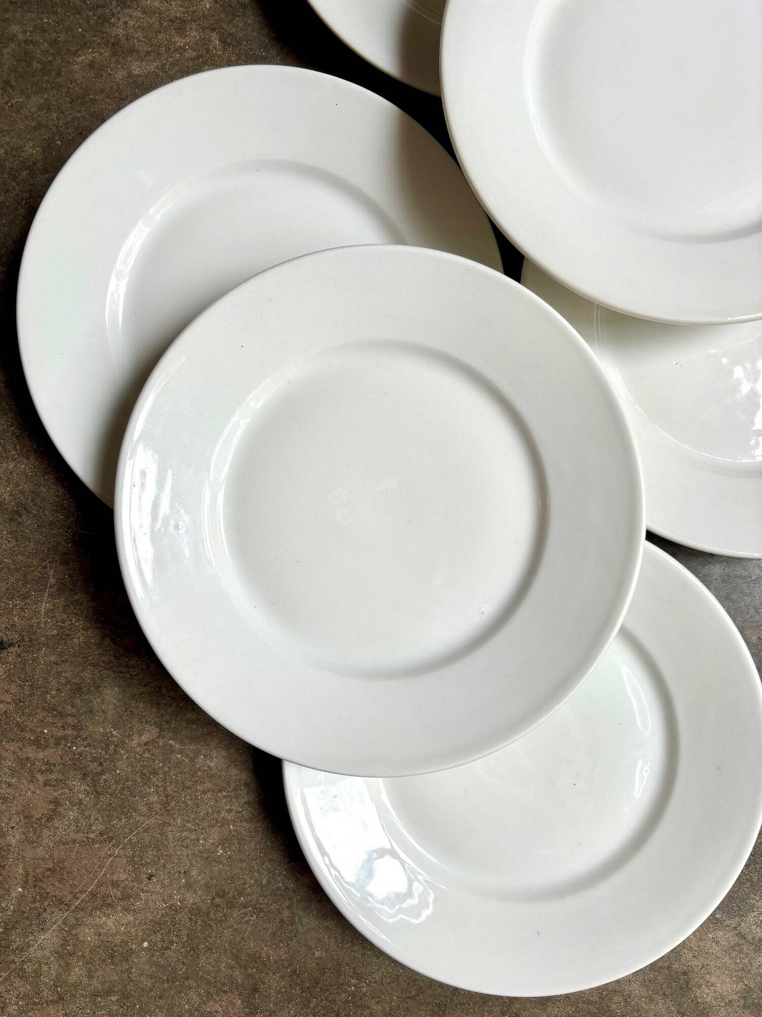6 white porcelain flat plates