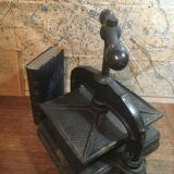 Cast iron binding press