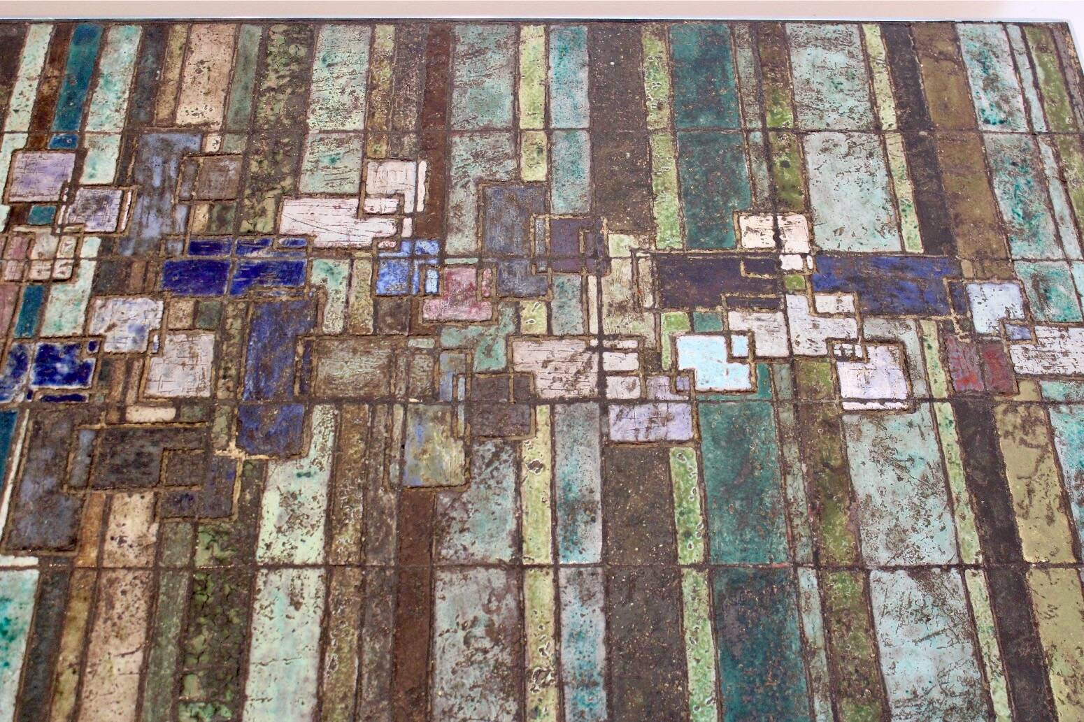 Table basse en mosaïque d'ardoise et de céramique