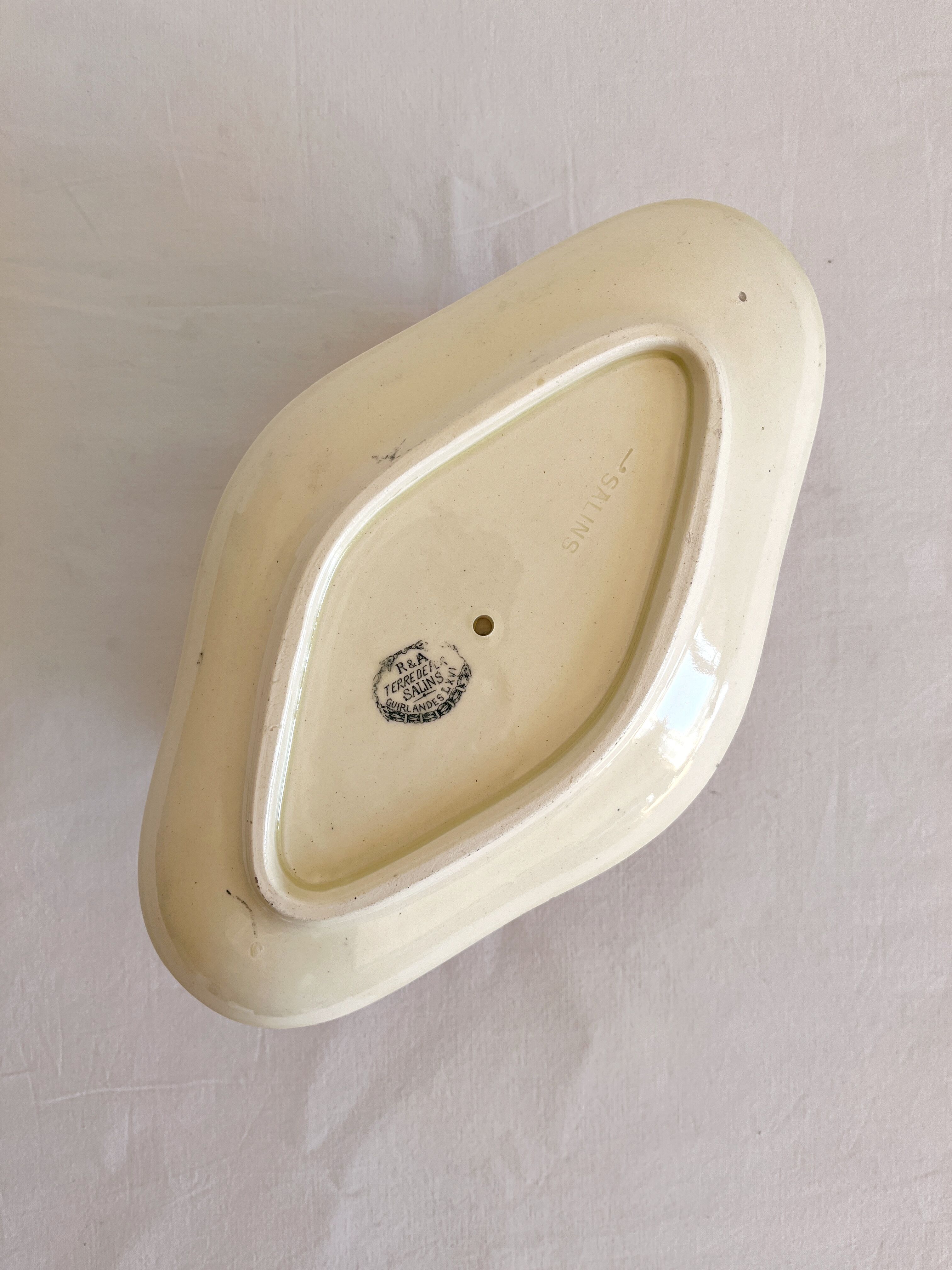 Iron earth saucière "Garlands Louis XVI" Salins